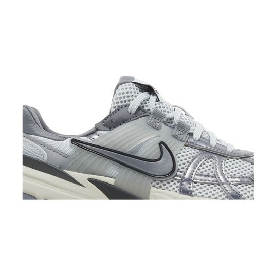 Nike V2K Run Pure Platinum Wolf Grey